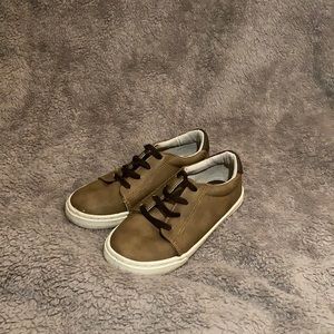 Light brown Highland Creek toddlers boys 12 shoes